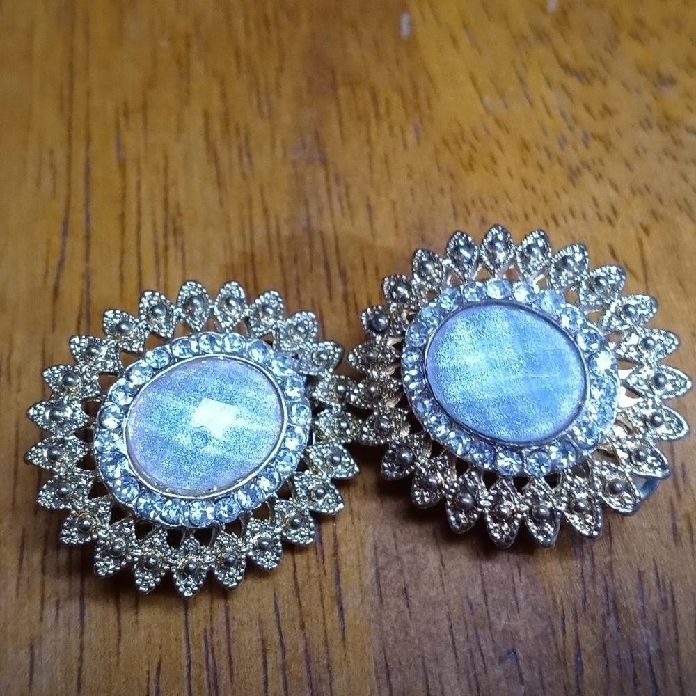 Vintage Clip on filagree earrings